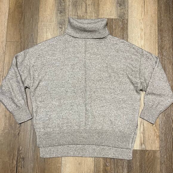 H&M Oversized Turtleneck Women’s Sz M Beige Tan Wool Blend Sweater Fisherman - Picture 1 of 6